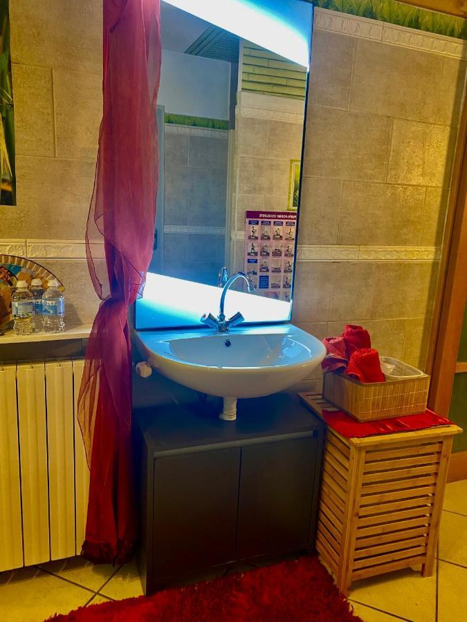 Suite Spa Acces Autonome Beaucaire  Eksteriør bilde
