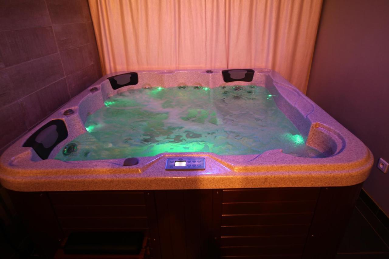 Suite Spa Acces Autonome Beaucaire  Eksteriør bilde